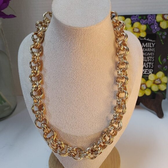 Gorgeous Gold Tone Triple Link Chain Necklace - Picture 7 of 7